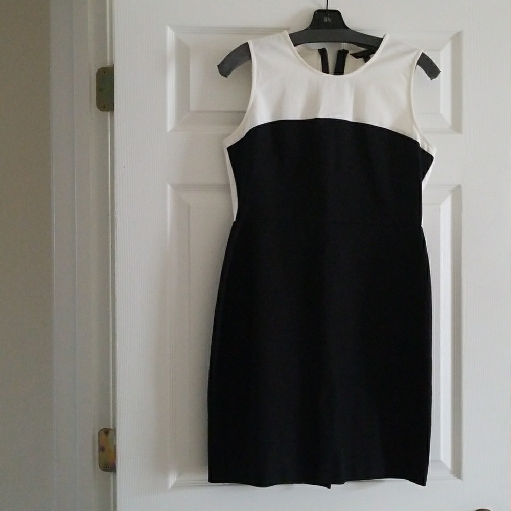 Banana Republic black/white sleeveless dress 12P